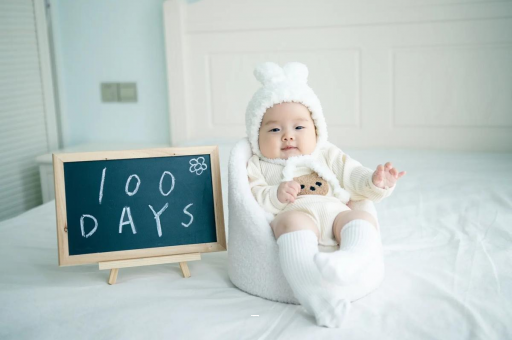 库尔勒七个月宝宝伸舌头